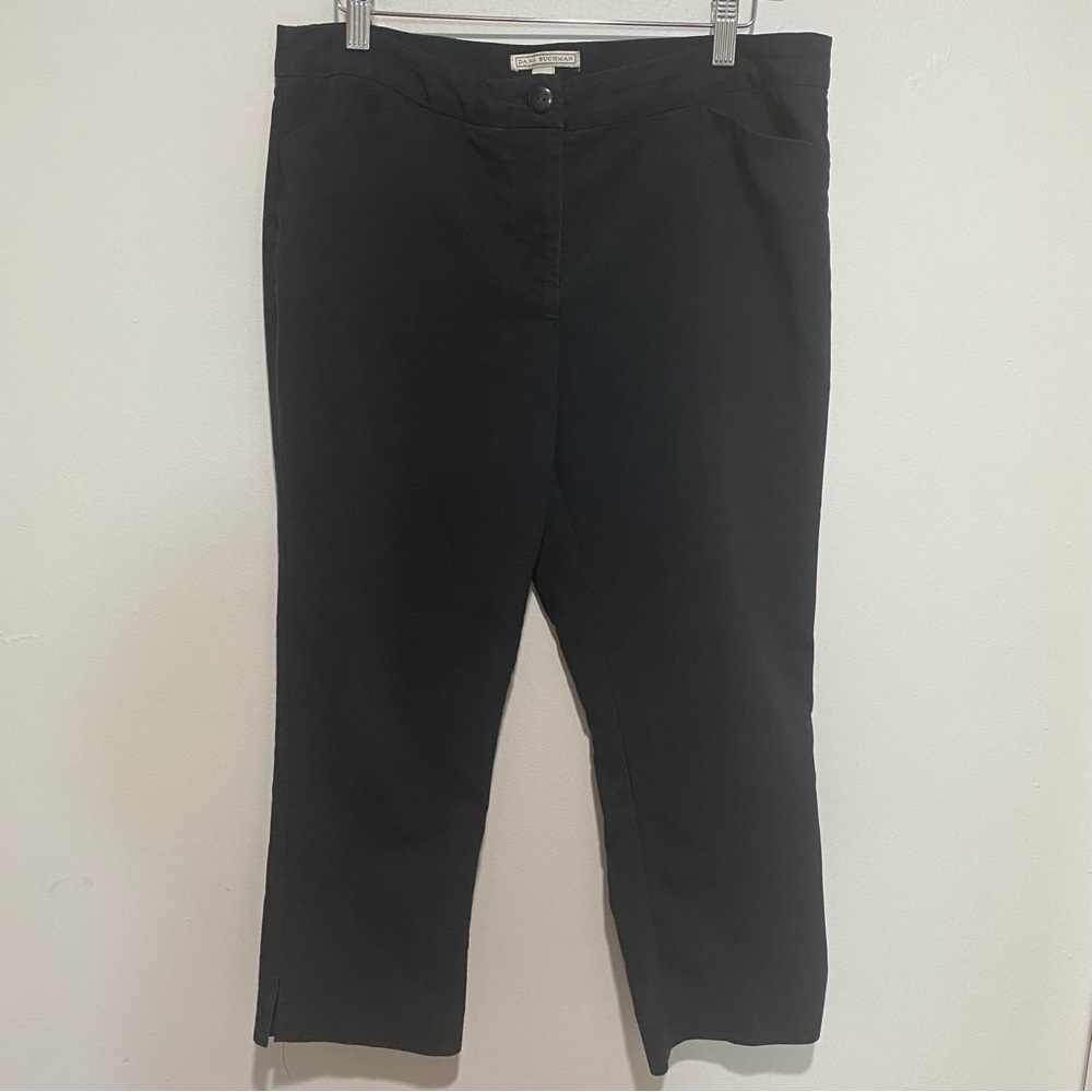 Dana Buchman Women's Black Capris Size 10